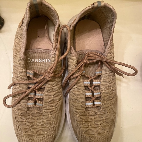 Danskin sneakers - Picture 2 of 3